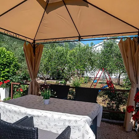 Apartment Awesome In Osobljava With Kitchen Kuna Peljeska