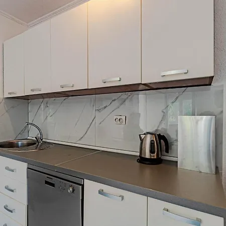 Awesome In Osobljava With Kitchen * Kuna Peljeska